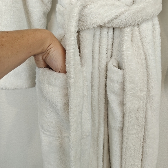 Pottery Barn Unisex White Long sleeve Pockets Belted Robe Size Medium - Picture 5 of 13